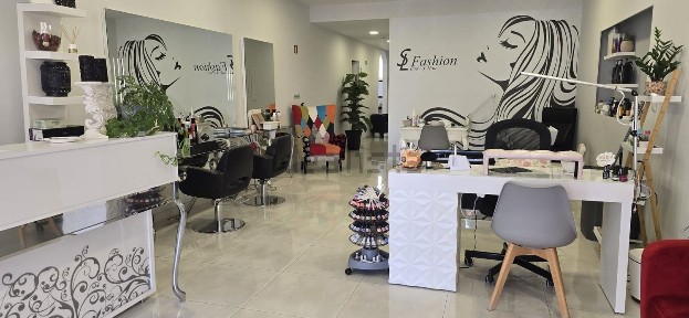 Espaço comercial à venda na Rua Santiago Kastner, 13