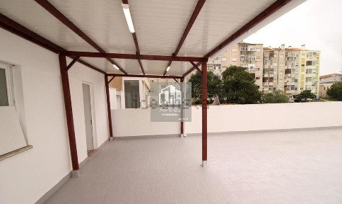 Espaço comercial à venda na Rua Capitão Tenente Oliveira e Carmo s/n