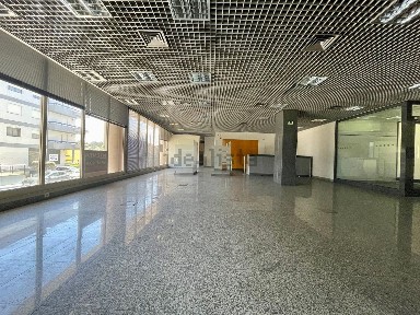 Espaço comercial à venda na Rua Doutor Délio Santarém s/n
