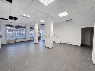 Espaço comercial à venda na Praça Barril de Alva