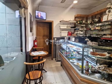 Espaço comercial à venda na Arangues - Pinheirinhos