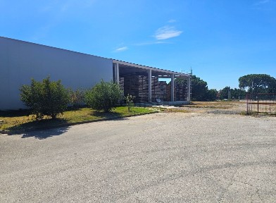 Armazém à venda na Estrada nacional 4