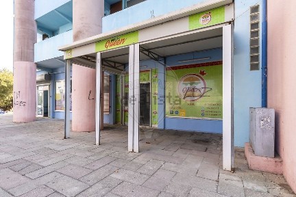 Espaço comercial à venda na Rua Fialho de Almeida