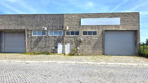 Armazém à venda na Rua Cesário Verde s/n
