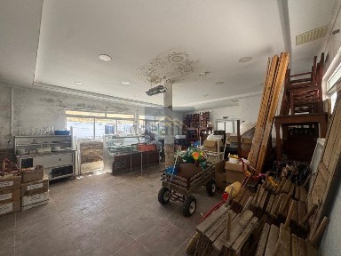 Espaço comercial à venda na Rua Manuel Furtado Leite