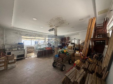 Espaço comercial à venda na Rua Manuel Furtado Leite