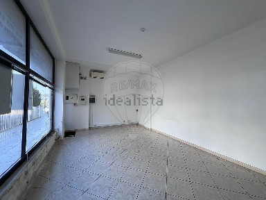 Espaço comercial à venda na Avenida da República