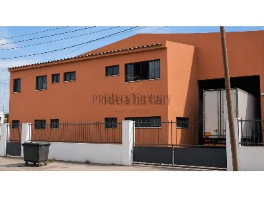 Armazém à venda na Cruz de Pau