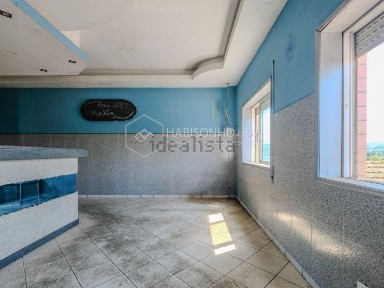 Espaço comercial à venda na Rua da Estrada Nova