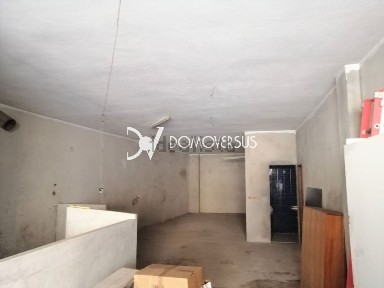Espaço comercial à venda na Soares dos Reis - Rasa de Cima