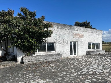 Espaço comercial à venda em Quinta do Sol s/n