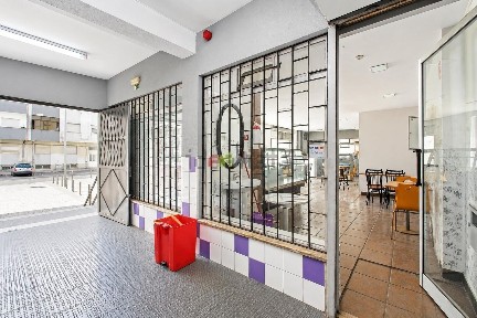 Espaço comercial à venda no Vale da Amoreira