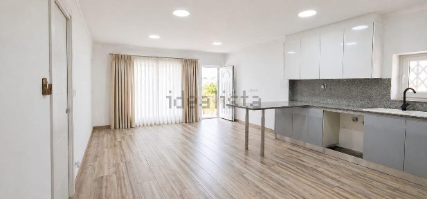 Espaço comercial à venda na Rua João de Lucena, 12