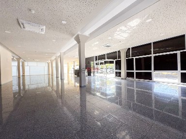 Espaço comercial à venda na Rua de Egas Moniz, 598
