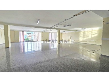 Espaço comercial à venda na Rua de Oliveira Monteiro
