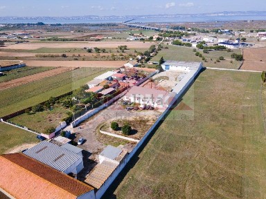 Armazém à venda na Seixalinho - Bela Colónia