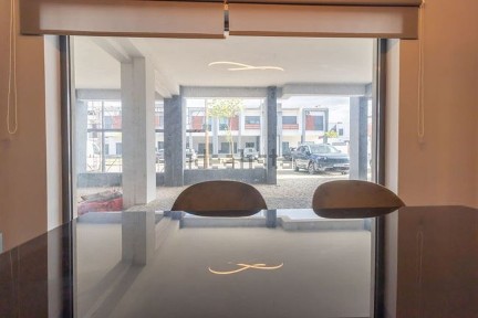 Espaço comercial à venda na Rua Ivone Silva, 4