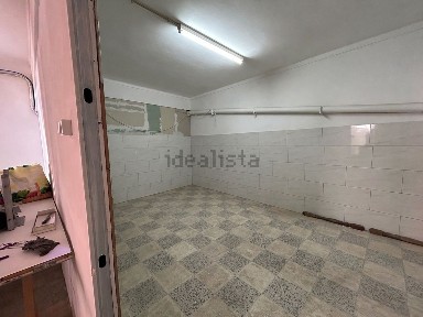 Armazém à venda na Rua Viana da Mota, 7