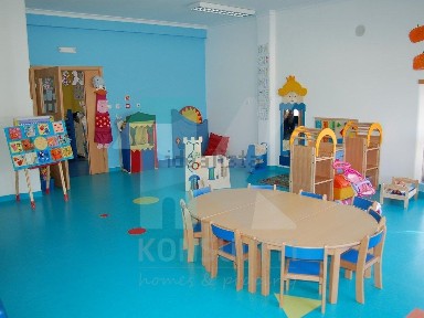 Espaço comercial à venda em Santo António da Charneca