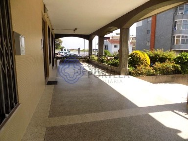 Espaço comercial à venda na Praceta Heróis de Ultramar, 38