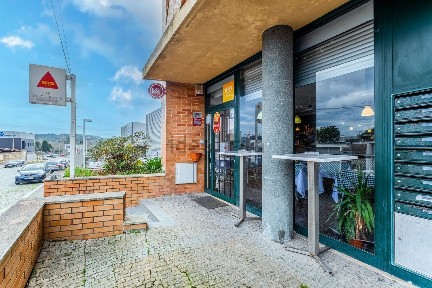 Espaço comercial à venda na Rua de Santo António, 831