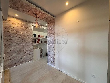 Espaço comercial à venda na Rua Professor Bento de Jesus Caraça