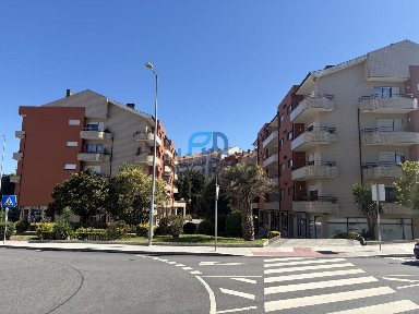Espaço comercial à venda na Rua de São Gens