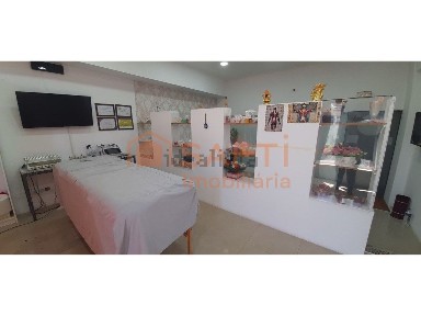 Espaço comercial à venda em Almada