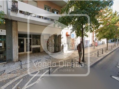 Espaço comercial à venda na Avenida Alfredo da Silva, 13