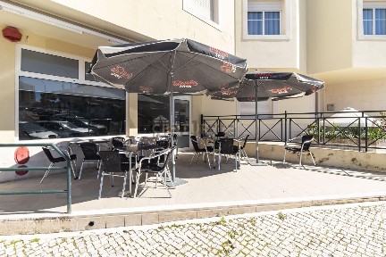 Espaço comercial à venda na Rua Óscar Paxeco, 13 a