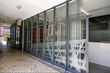 Espaço comercial à venda na Rua Trás