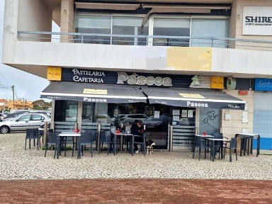 Espaço comercial à venda na Rua António Andrade, 1177
