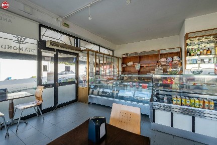 Espaço comercial à venda na Rua de Salgueiros, 826