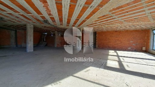 Espaço comercial à venda na Rua do Agro