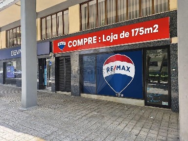 Espaço comercial à venda na Rua do Marechal Saldanha