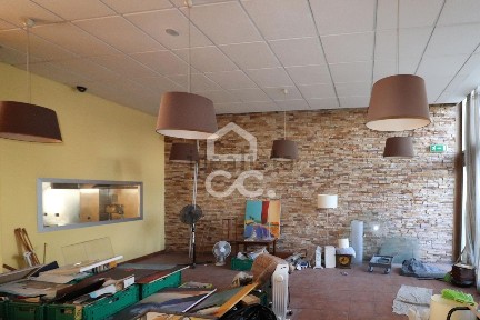 Espaço comercial à venda na Areosa