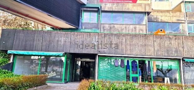 Espaço comercial à venda na Avenida Doutor Francisco Sá Carneiro, 709