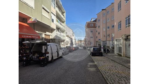 Espaço comercial à venda na Rua Elias Garcia, 36