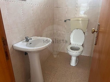 Espaço comercial à venda na Alameda 25 de Abril
