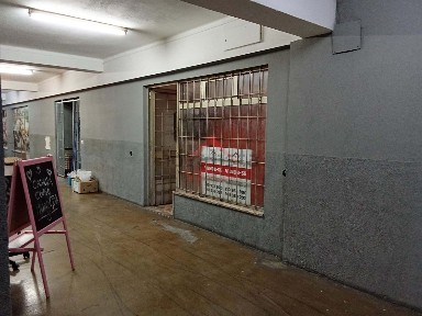 Espaço comercial à venda no Vale da Amoreira