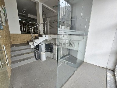 Espaço comercial à venda na Rua Doutor Américo Carvalho, 185