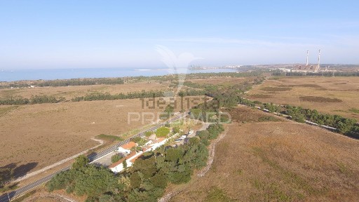 Espaço comercial à venda em Sines