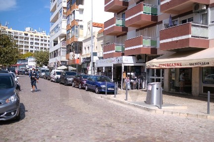 Espaço comercial à venda na Avenida Movimento das Forças Armadas
