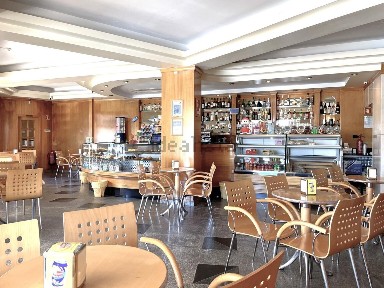 Espaço comercial à venda na Avenida Humberto Delgado s/n