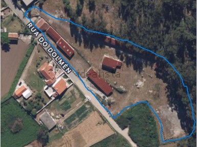 Armazém à venda na Rua de Condominhas