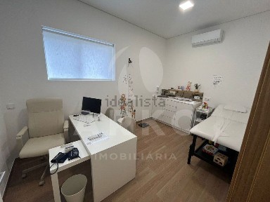 Espaço comercial à venda em Santo Tirso - Couto - Burgães