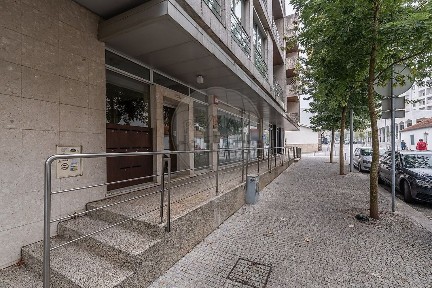 Espaço comercial à venda em Santo Tirso - Couto - Burgães