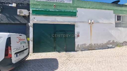 Armazém à venda na Rua Vale De Mulatas, 7
