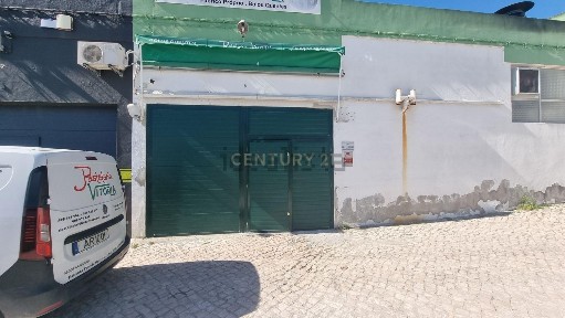 Armazém à venda na Rua Vale De Mulatas, 7