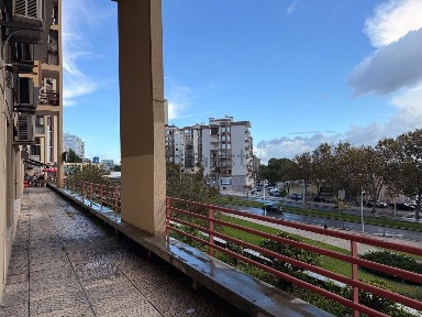 Espaço comercial com rentabilidade à venda na Rua Torcato José Clavine